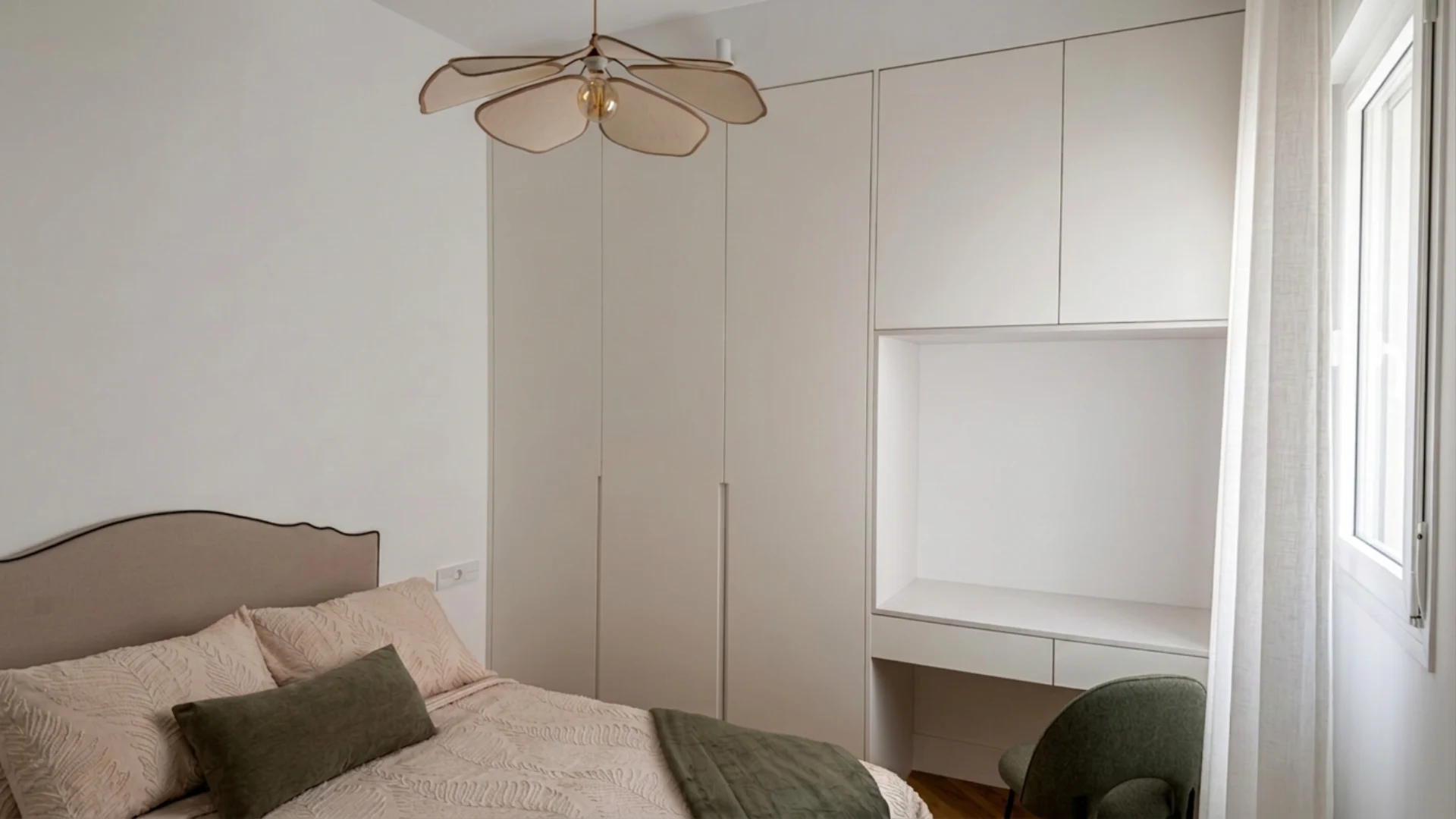 V-06EE